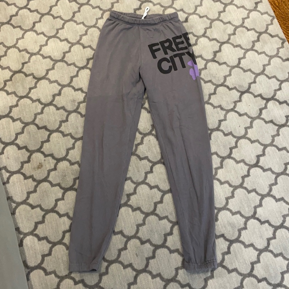 Free city sweatpants
